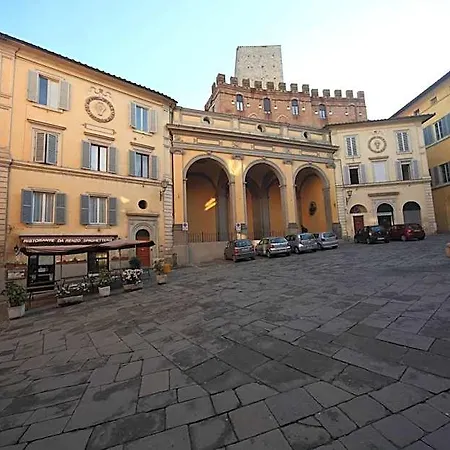 La Perla Hotel *